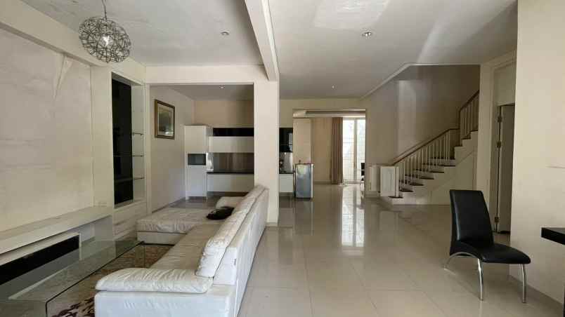 dijual rumah the mansion pakuwon indah