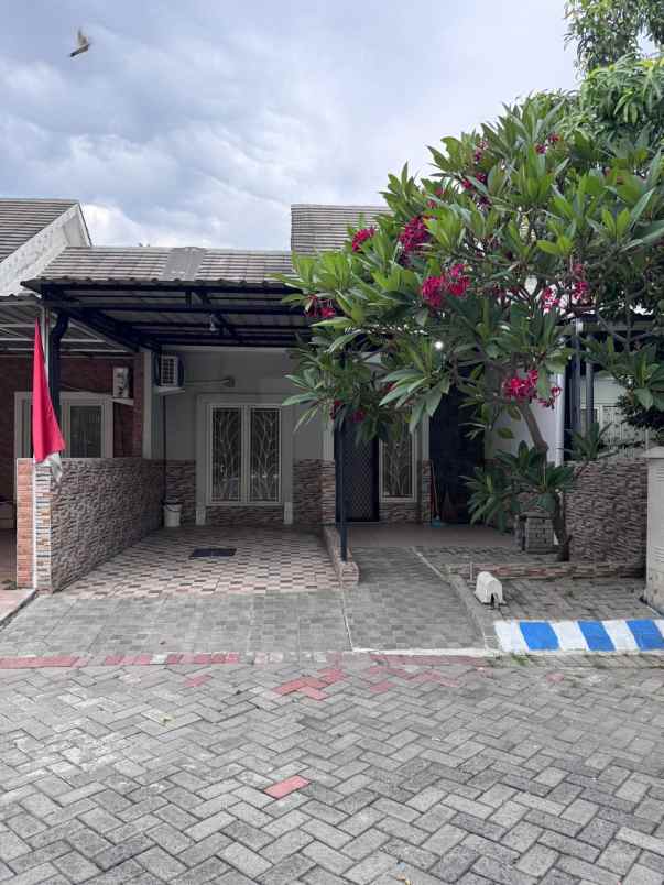 dijual rumah the taman dhika