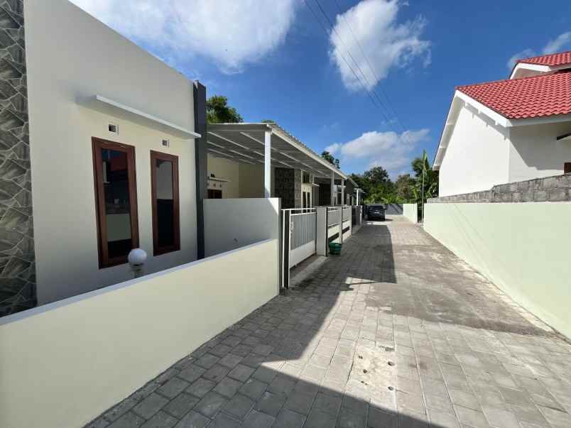 dijual rumah tirtoadi kec mlati