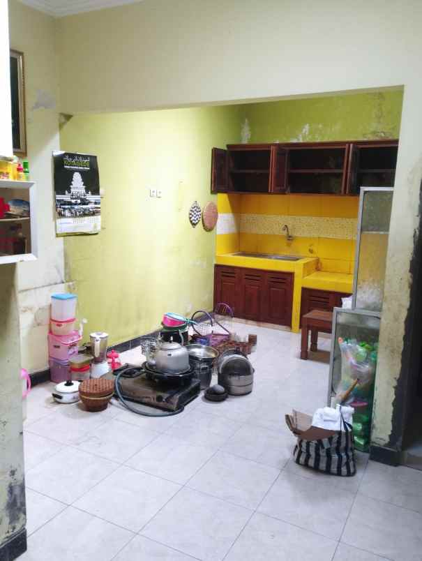 dijual rumah uad