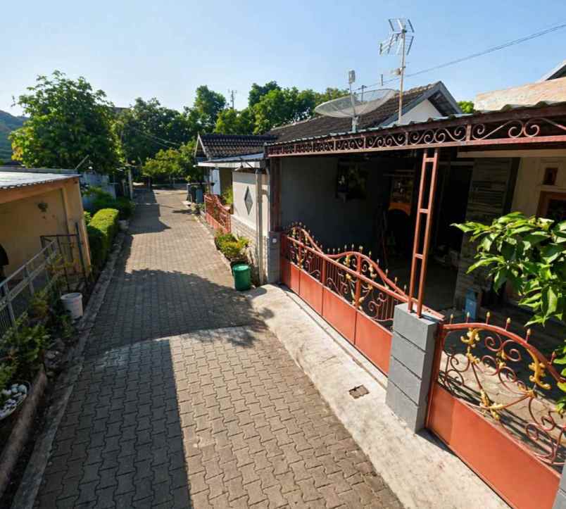 dijual rumah uad