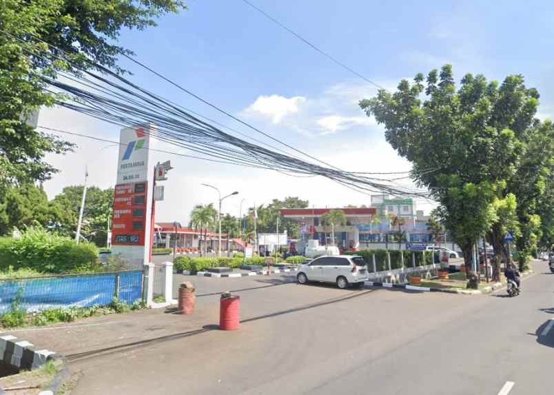 dijual spbu cipayung jakarta timur selalu ramai