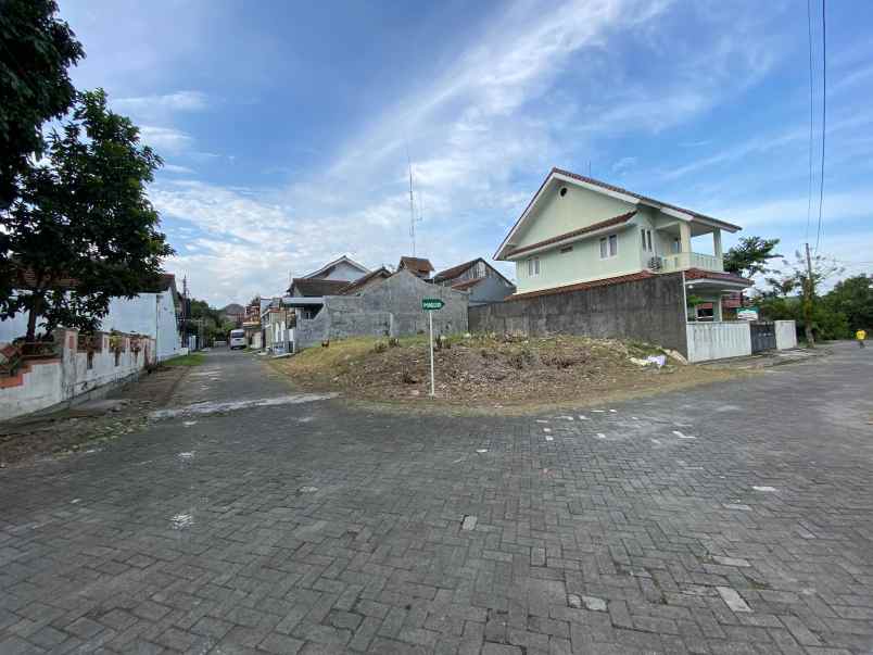 dijual tanah 2 5 km sch