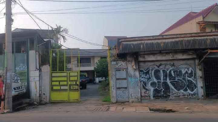 dijual tanah bekas bangunan bengkel