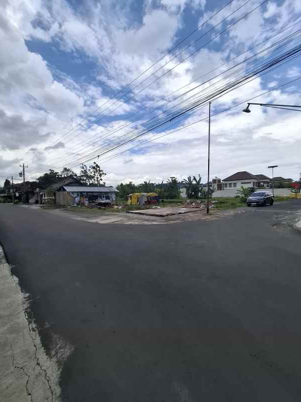 dijual tanah sanggrahan maguwoharjo
