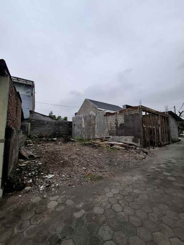 dijual tanah tajem maguwoharjo depok