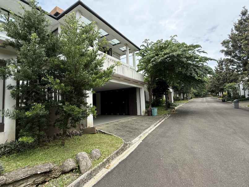 dijual villa ciawi gadog