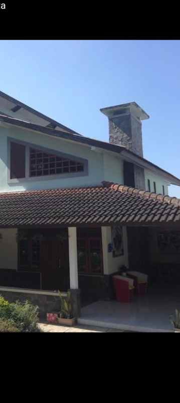 dijual villa di bandungan kab semarang