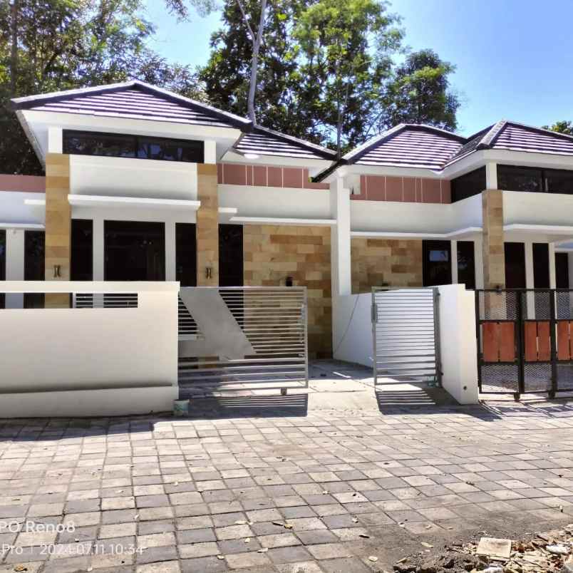 dijual villa jl lpmp