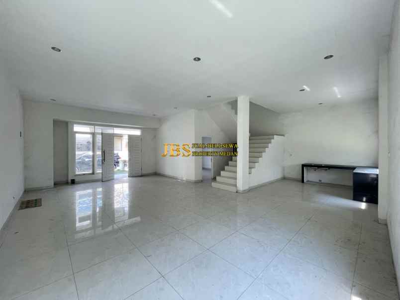 dijual villa komplek cemara kuta jalan