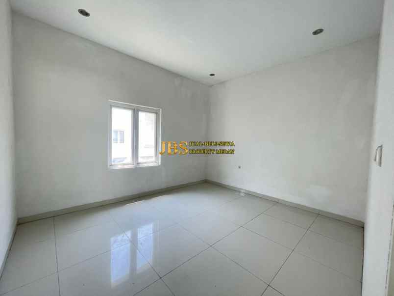 dijual villa komplek cemara kuta jalan