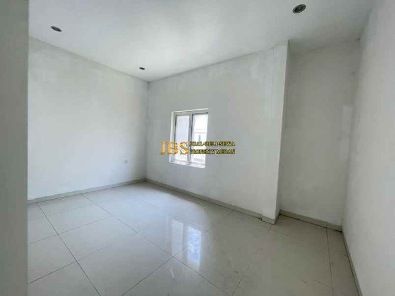 dijual villa komplek cemara kuta jalan