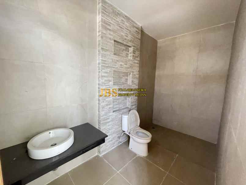 dijual villa komplek cemara kuta jalan