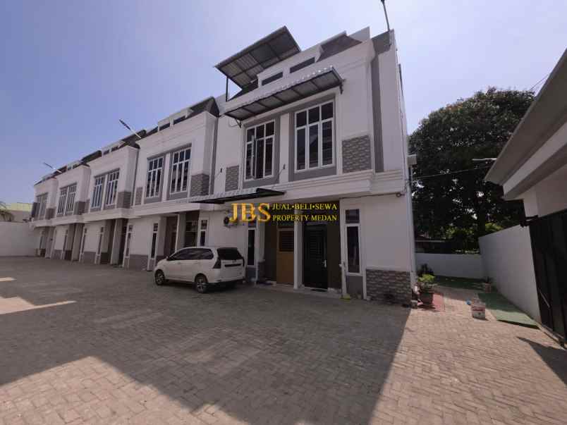 dijual villa komplek sekip luxe jalan