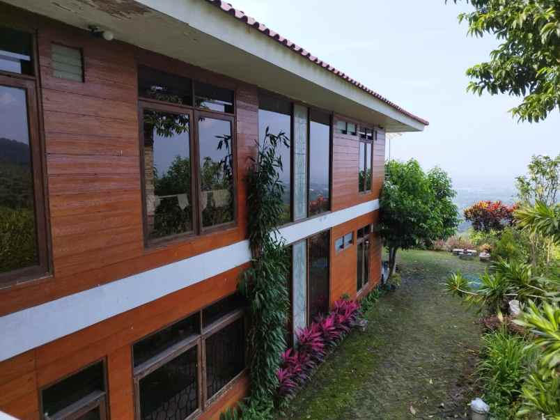 dijual villa ledug prigen kec prigen