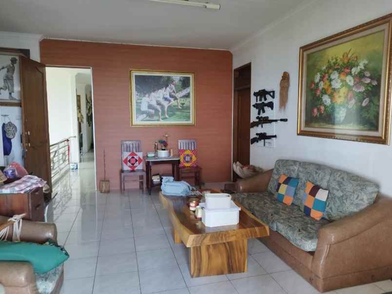 dijual villa ledug prigen kec prigen