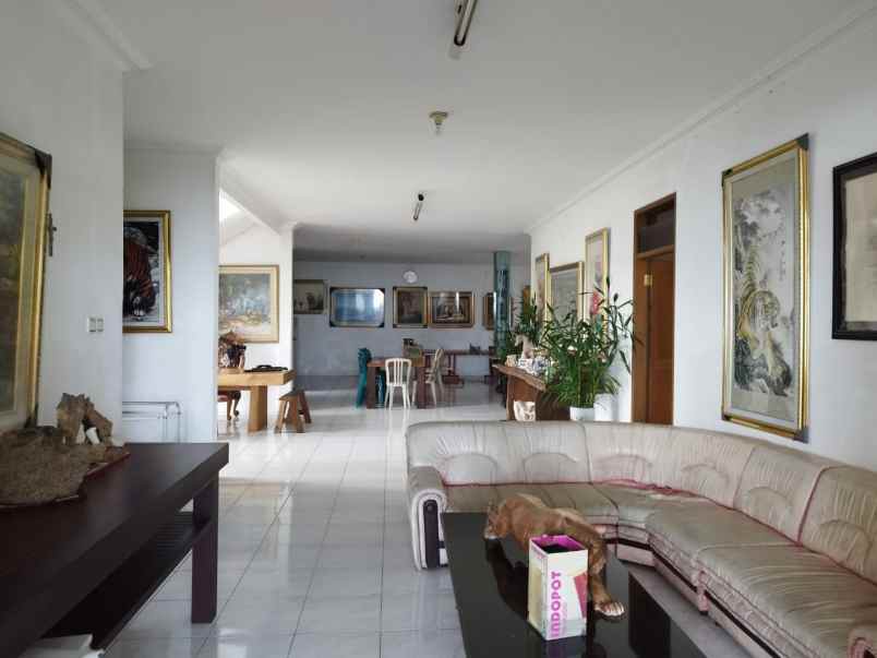 dijual villa ledug prigen kec prigen