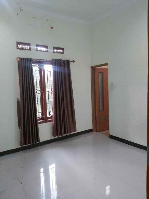 dikontrakan rumah hook luas di ujungberung bandung