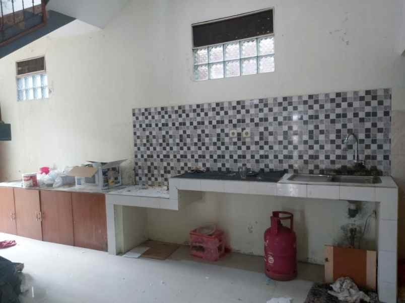 dikontrakan rumah hook luas di ujungberung bandung