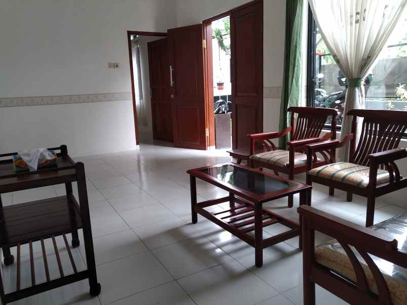 dikontrakkan rumah nyaman dan nyaman