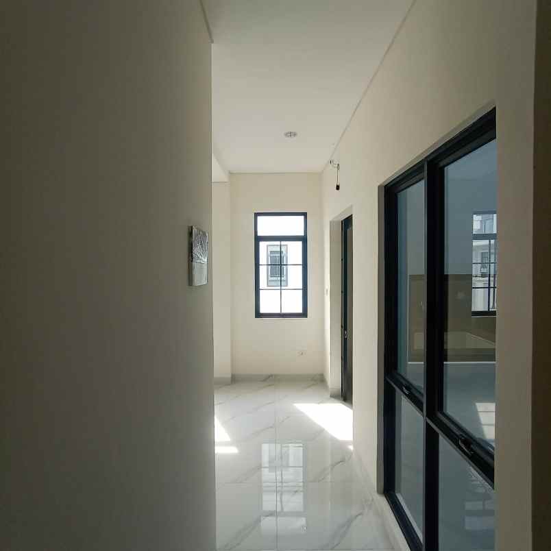 disewa rumah hook viridia lavon swan city tangerang