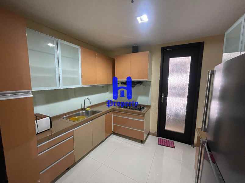 disewakan cambridge condominium tower picasso type 3br