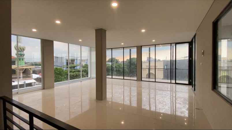 disewakan gedung ruko baru di raya mulyosari