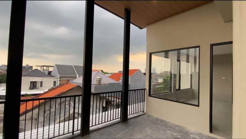 disewakan gedung ruko baru di raya mulyosari