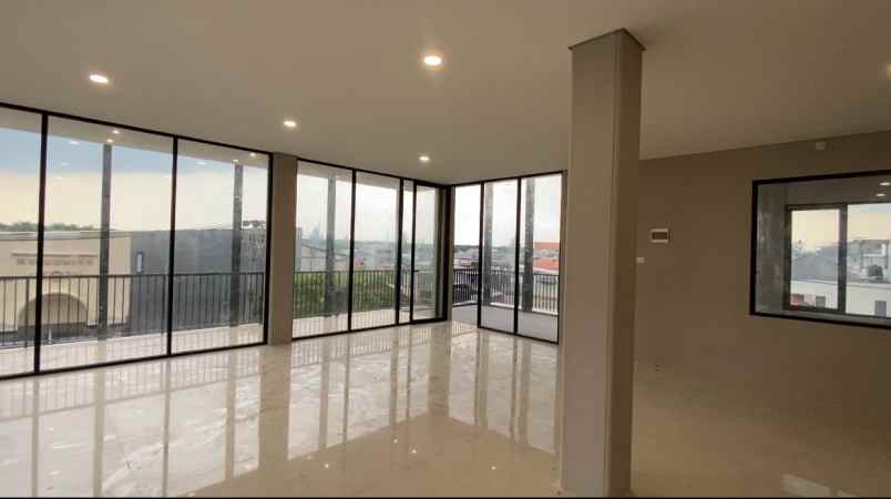 disewakan gedung ruko baru di raya mulyosari