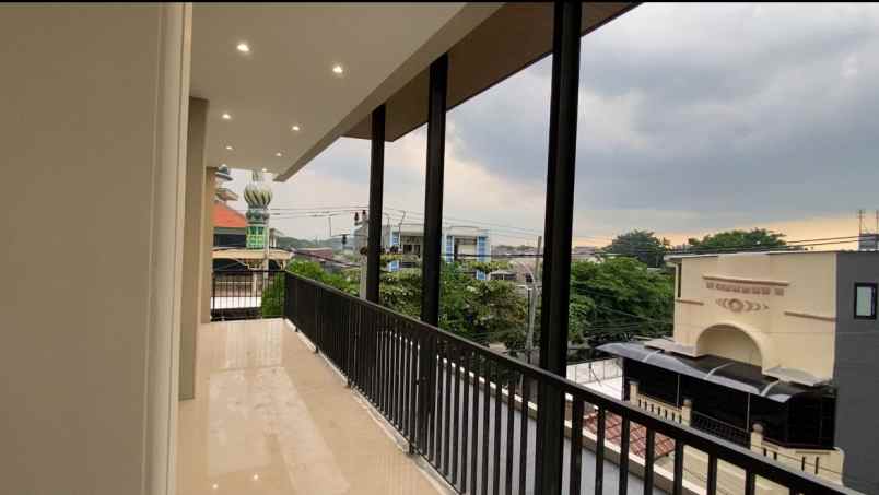 disewakan gedung ruko baru di raya mulyosari