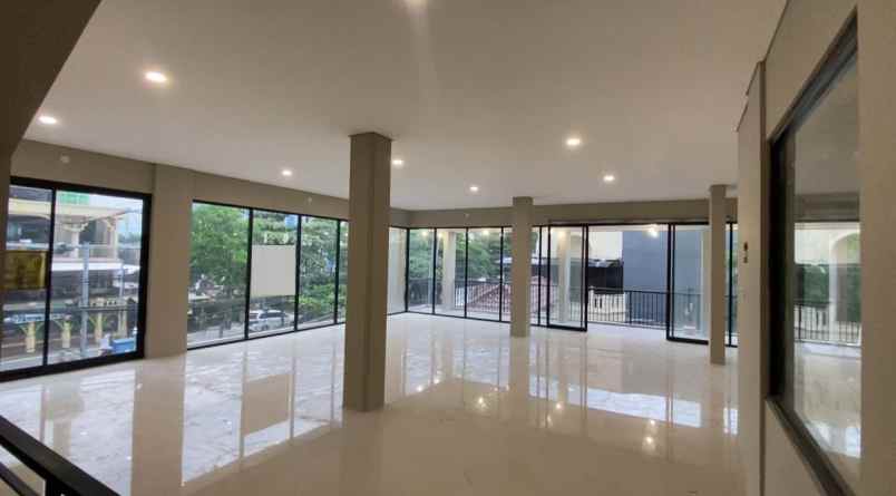 disewakan gedung ruko baru di raya mulyosari