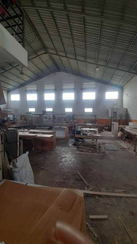 disewakan gudang keputih tegal timur