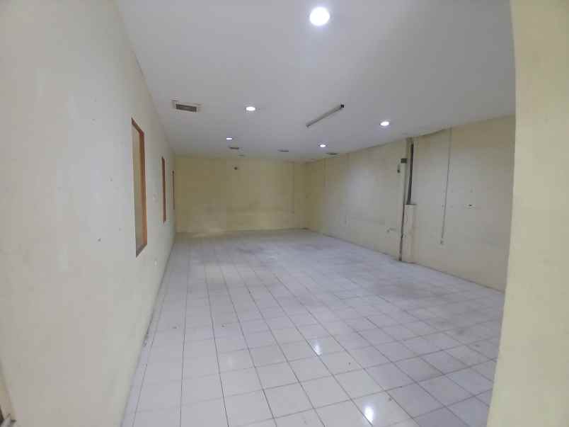 disewakan gudang prima center boulevard 2 5 lantai
