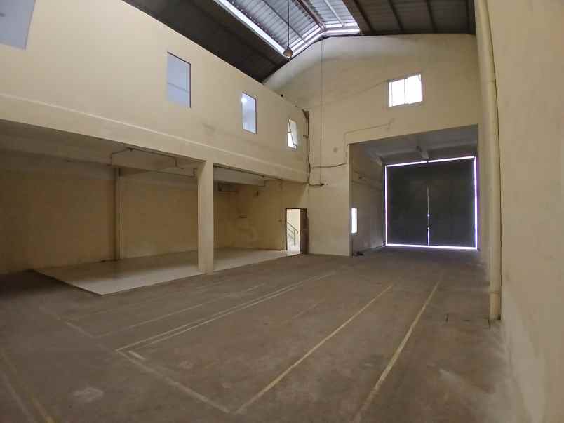 disewakan gudang prima center boulevard 2 5 lantai