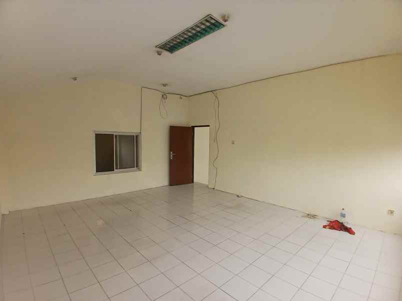 disewakan gudang prima center boulevard 2 5 lantai