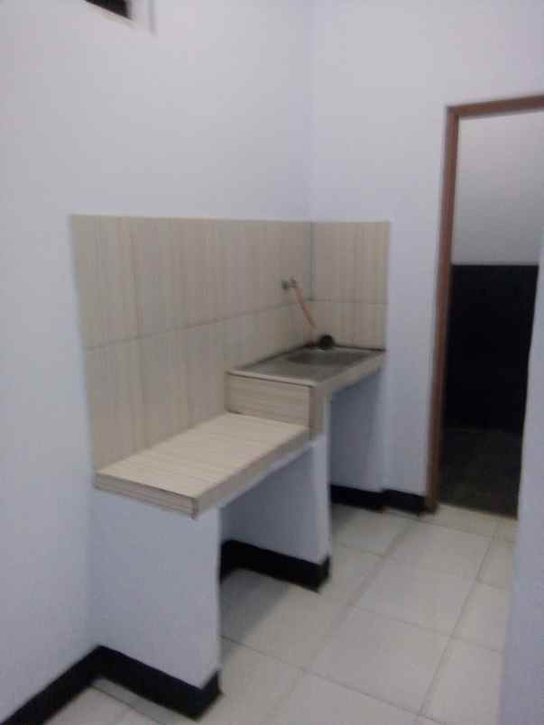 disewakan kost jl bayan ii no 142 rt 01