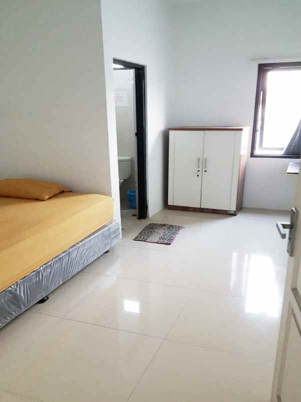 disewakan kost jl mandala no 29 kel kebon