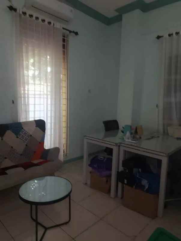 disewakan ruko 3 lantai di pasar minggu full furnish