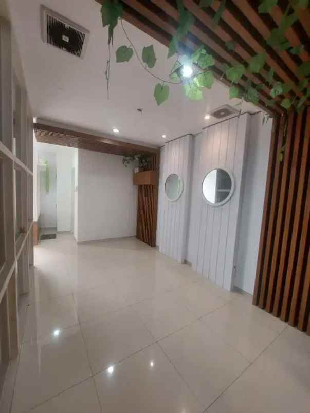 disewakan ruko cantik 2 5 lantai siap pakai di ciputat
