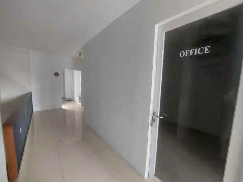 disewakan ruko cantik 2 5 lantai siap pakai di ciputat