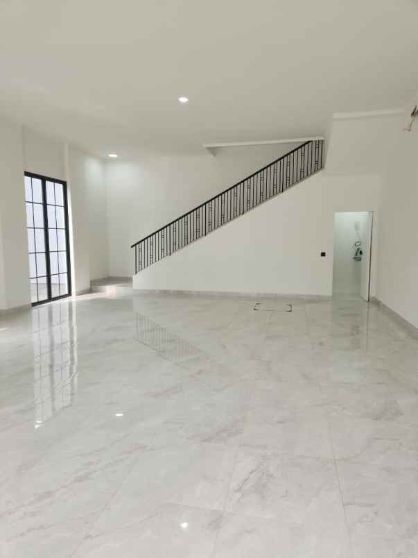 disewakan ruko gudang kantor klender duren sawit