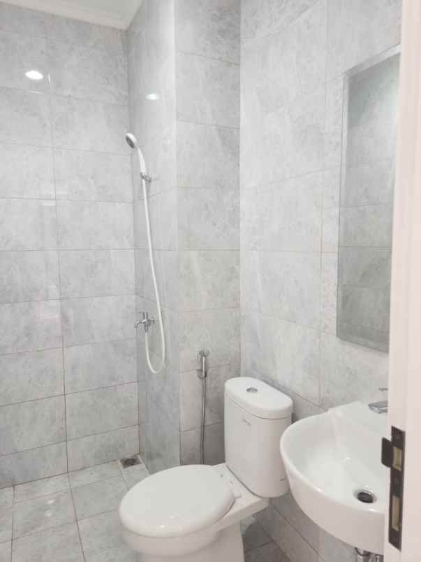 disewakan ruko gudang kantor klender duren sawit