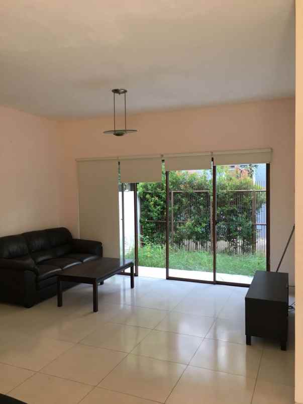 disewakan rumah cluster cassia jgc jakarta