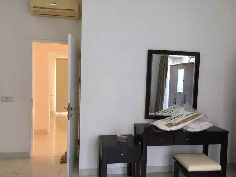 disewakan rumah cluster cassia jgc jakarta