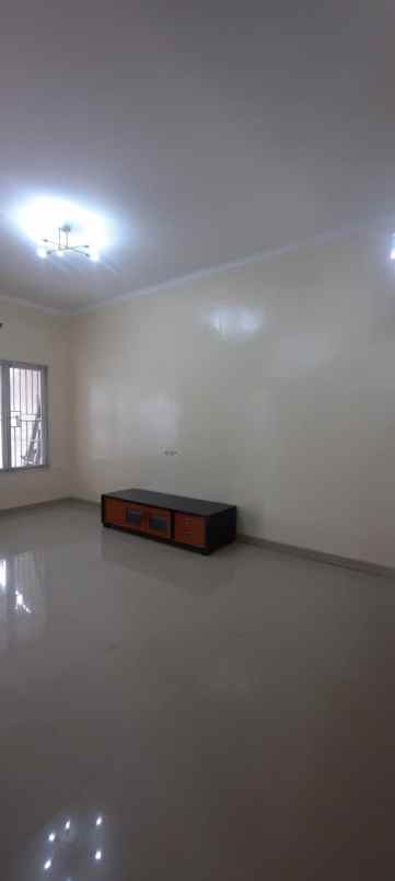 disewakan rumah gading griya lestari