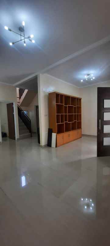 disewakan rumah gading griya lestari