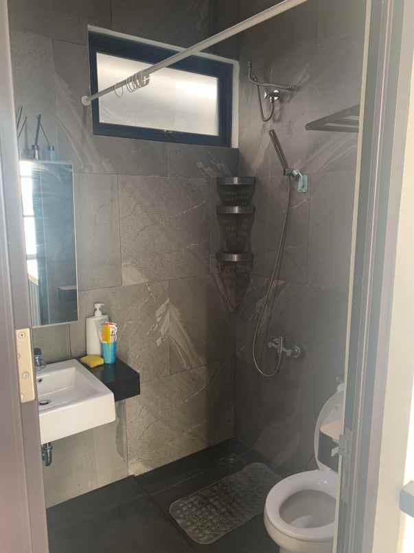 disewakan rumah golden city