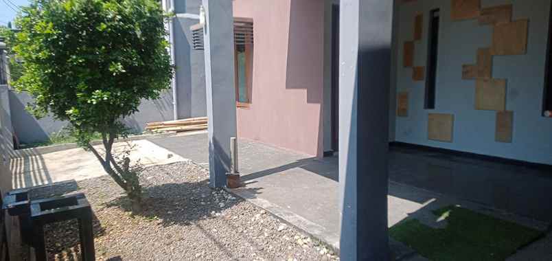 disewakan rumah jalan golf