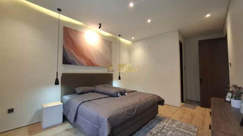 hunian rasa villa dengan halaman luas di kalasan