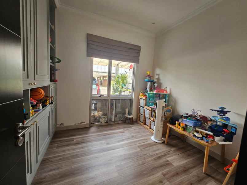 ijual rumah pik2 hadap selatan full furnish